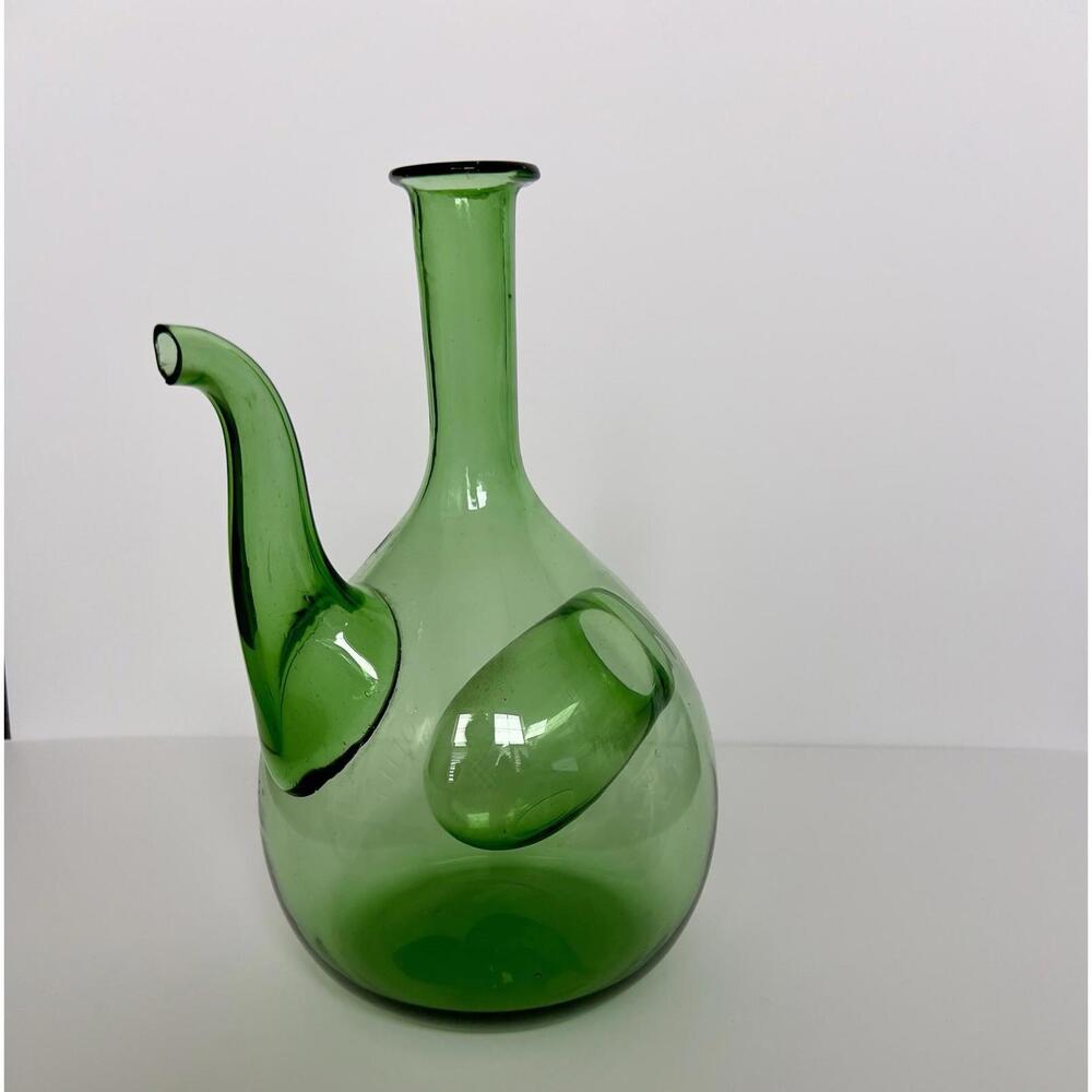 VINTAGE HAND BLOWN GREEN GLASS WINE BOTTLE DECANTER FROM ITALY - Picture 2 of 3